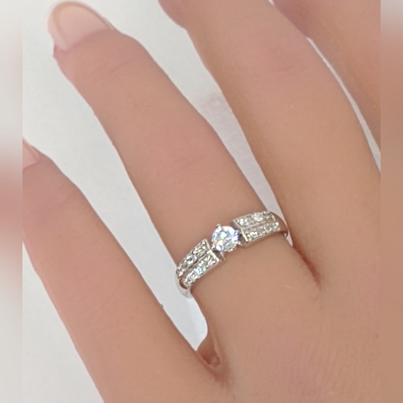 CLOSEOUT-- Beautiful CZ ring - Picture 1 of 2